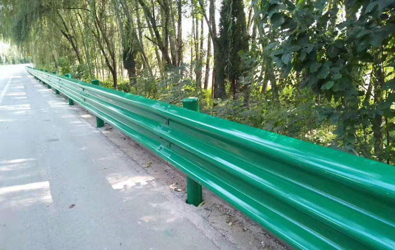 三波护栏的规格、制造工序、特点和用途是什么？？？？？