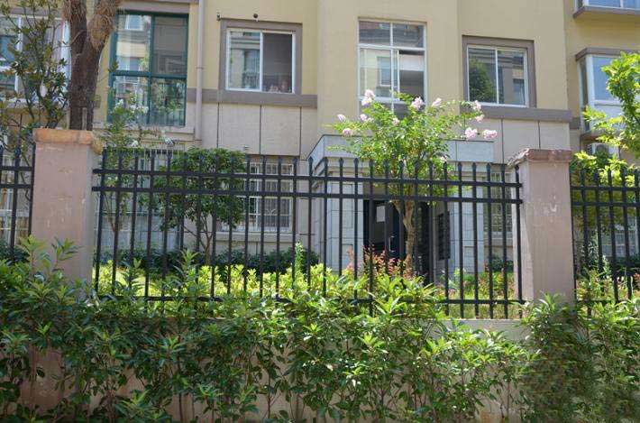 小区新钢护栏有什么规格特点适用规模包括哪些？？？？？