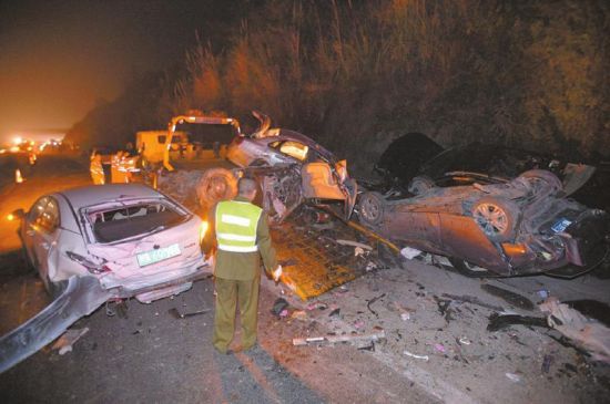 高速公路波形护栏，，，，您的生命包管栏！