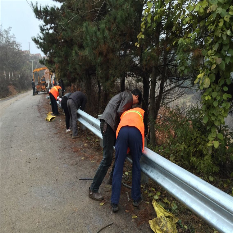 波形护栏立柱最常用的几种装置要领有哪些？？？？