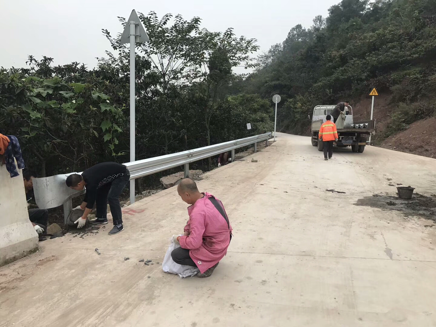 波形护栏怎么验收？？